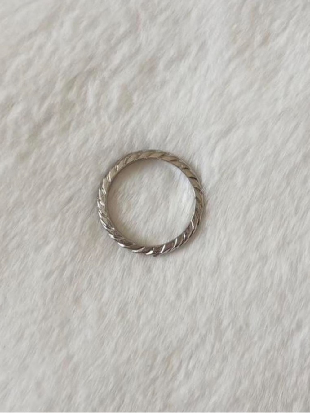 5/$15 🩷 MUST BUNDLE Silver Twisted Band Ring - Silver - Picture 2 of 4